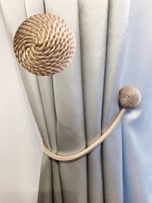 Магнит для штор на шнуре