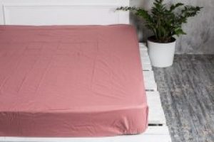 Простынь на резинке Novita Бязь 871 200х200 Мокко (Простынь на резинке бязь 200*200 рис. 871 Мокко)