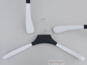 Плечики вешалки деревянные 45 см широкие бело черного цвета