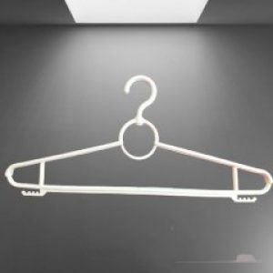 Вішалка пластмасова для легкого одягу 43см білого кольору
