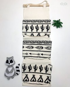 Органайзер текстильный на 3 отделения с карманами RaccoonLand 60х20 см молочный с черным орнаментом