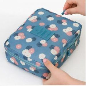 Дорожный органайзер для косметики и средств личной гигиены