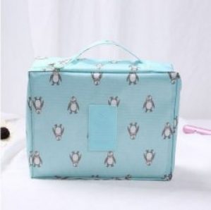 Дорожный органайзер для косметики и средств личной гигиены