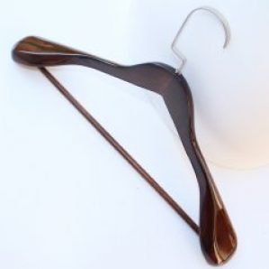 Вешалка для верхней одежды Hanger деревянная лакированная 45 см коричневые (09-05-05)