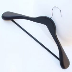 Вешалка для верхней одежды Hanger деревянная с soft touch покрытием 45 см черная (09-05-04)