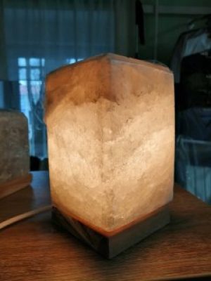 Соляная лампа Куб средний белый + лампочка любого цвета в подарок