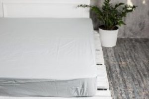 Простынь на резинке Novita Бязь 881 90х200 Серая (Простынь на резинке бязь 90*200 рис. 881 Серый)