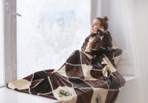 Плед с рукавами и карманами TeddyBoom Бежево-коричневый из микрофибры 200х160 см Король (123235)